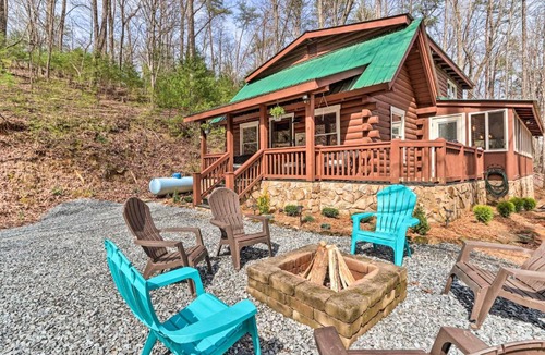 Walnut Mountain House | Stunning Ellijay Cabin w/Community Amenities