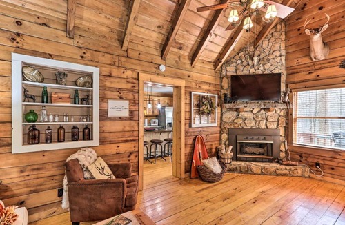 Walnut Mountain House | Stunning Ellijay Cabin w/Community Amenities