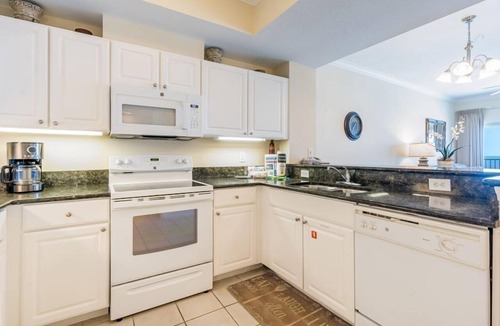 Gulf Shores Condo | Stunning Gulf Views | Beach Access | Sleeps 6