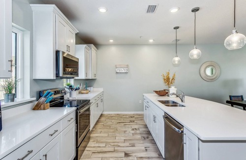 Ono Island House | Stunning Home | Pet Friendly | Bikes | Balcony w/Bed Swing | Fireplace | Beach Club | Pools | Golf