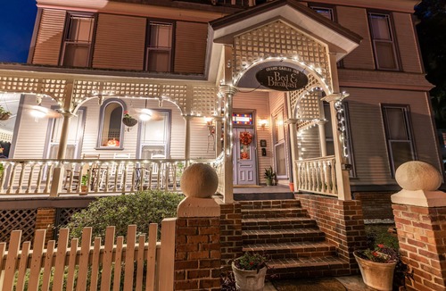 Palatka House | Stunning Mansion! Great for family gatherings. Hundreds of FIVE STAR Reviews.