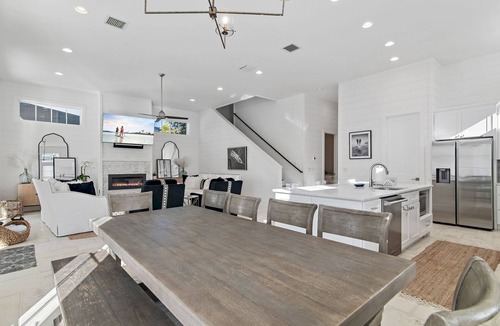 San Juan House | Stunning New Main & Carriage House with Private Pool- 59 Barcelona Avenue