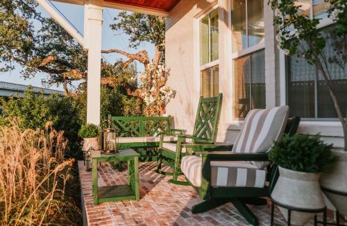 Biloxi House | Stunning Restful Haven Restorative Amenities