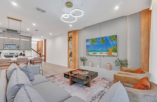 Florida Central Atlantic Coast House | Stunning Themed 5Bed Townhome Splash Pool-2307DST