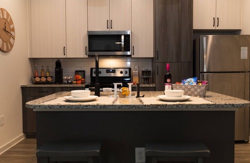 Mableton Apartment | Stylish 1br in Mableton not far from Battery Park Internal name: Lux Near Braves
