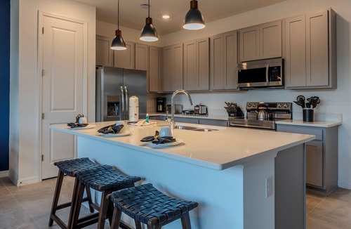 Davenport House | Stylish 3BD/2BA Pet-Friendly Townhouse 350