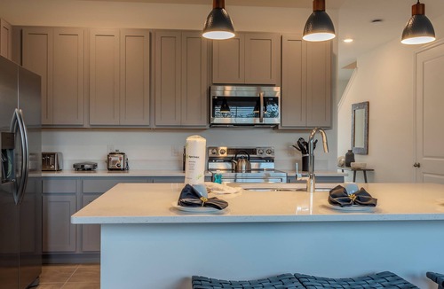 Davenport House | Stylish 3BD/2BA Pet-Friendly Townhouse 350