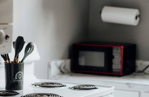 Montgomery Apartment | Stylish Downtown Stay | Modern Comfort & WiFi