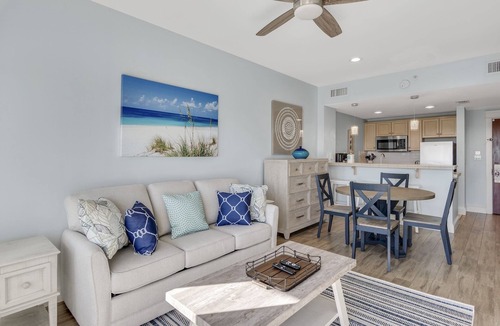Baytowne Wharf Condo | Stylish Grand Sandestin 6th Floor 1BR Condo - Renovated