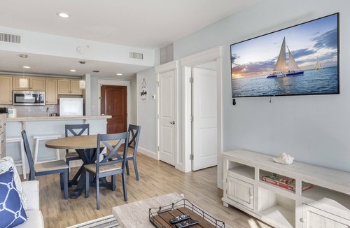 Baytowne Wharf Condo | Stylish Grand Sandestin 6th Floor 1BR Condo - Renovated