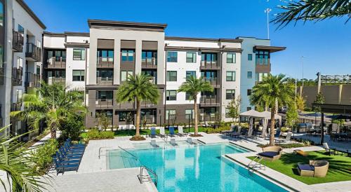 Deerwood Apartment | Stylish Lux Haven Southside Pool Mayo Clinic Beach