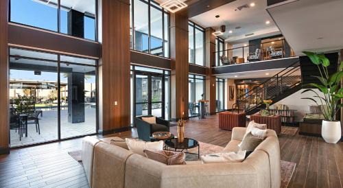 Deerwood Apartment | Stylish Lux Haven Southside Pool Mayo Clinic Beach