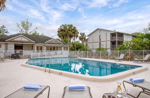 Gainesville House | Stylish Modern-Farmhouse Boutique Condo - 2BD 2BA