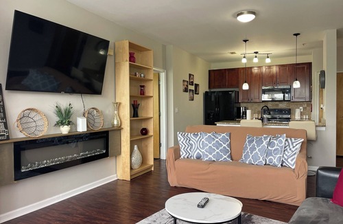 West End Condo | Stylish Sky Lofts Condo in Historic West End