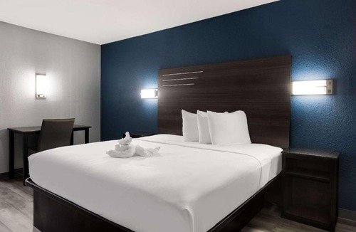 Hinesville Hotel | Suburban Studios Hinesville - Fort Stewart Area
