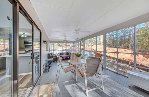Buckhead House | Sugar Creek Retreat - Come Stay & Play at The Lake