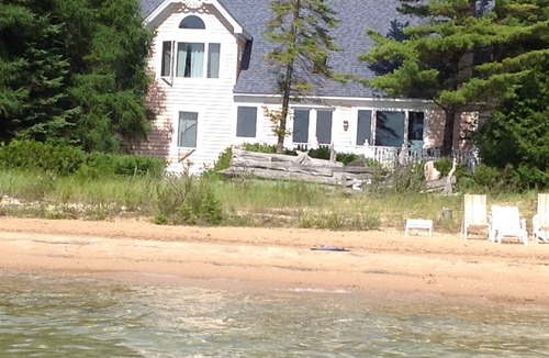 Menonaqua Beach House | Summer, Fall & Winter Paradise. On the water. 5 min. to Harbor Springs, Skiing!