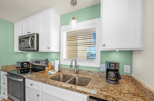 Gulf Shores House | 🥳 Summer Sale! First 2! SeaRae. 5BR Beachfront. Heatable Pool. Right on the beach! Yes!