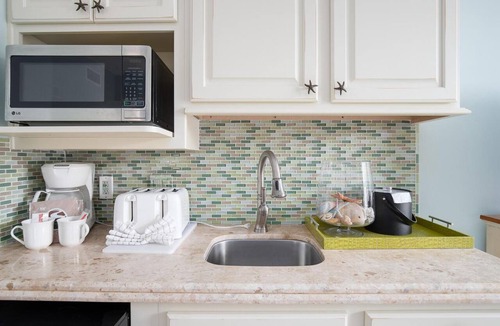 Baytowne Wharf Apartment | SUMMER SPECIALS! Beautiful studio w/LARGE BALCONY! Walk to nightlife & dinner