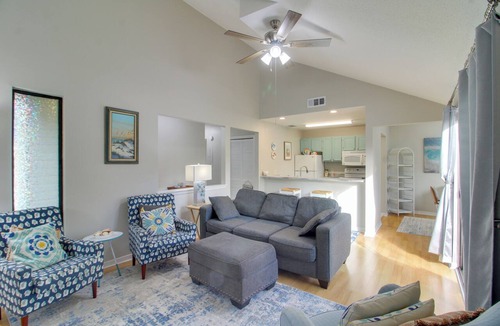 Fort Walton Beach Condo | Sun, Surf & Sand in Fort Walton Beach! Cozy Condo