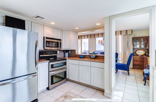 Fernandina Beach Condo | Sunny, oceanfront condo with great views, balcony & outdoor pool