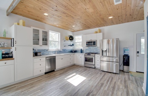 Waveland House | Sunny Waveland Home Rental w/Pool: Walk to Beach!