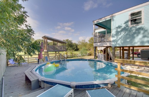 Waveland House | Sunny Waveland Home Rental w/Pool: Walk to Beach!
