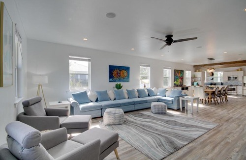 Waveland House | Sunny Waveland Home Rental w/Pool: Walk to Beach!