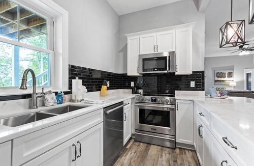 Six Mile Apartment | Sunset Cove on Lake Keowee!