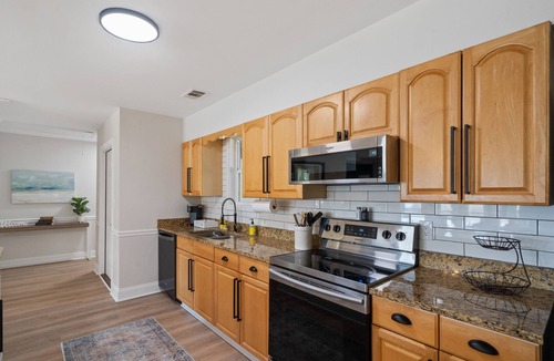 Eatonton House | Sunset Estate 7 bedrooms, Sleeps 18! + Game Room