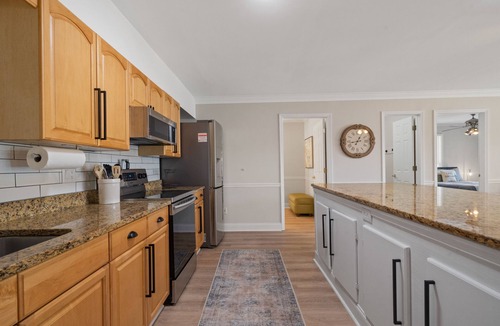 Eatonton House | Sunset Estate 7 bedrooms, Sleeps 18! + Game Room