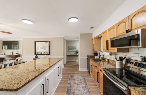 Eatonton House | Sunset Estate 7 bedrooms, Sleeps 18! + Game Room