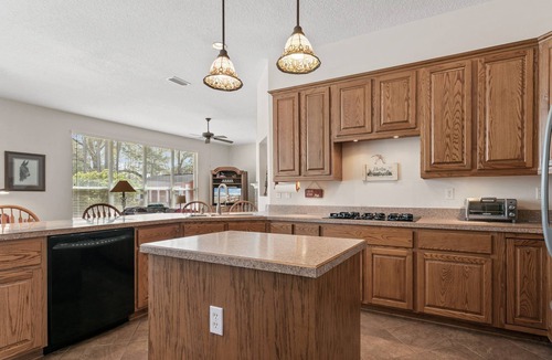 Middleburg House | Sunset Pass Private Pool Home - Screened Patio + Yard