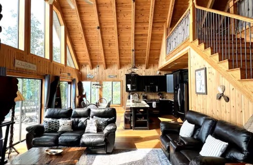Six Mile House | Sunset Ridge on Lake Keowee.