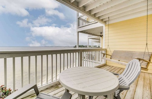 Innerarity Townhomes Condo | Sunsets and Serenity on Perdido Bay- 2 Kayaks+Pool