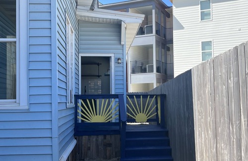 Downtown Condo | Sunshine Studio Walk to Downtown Lafayette