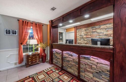 Alexander City Hotel | Super 8 by Wyndham Alexander City