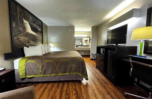 Alexander City Hotel | Super 8 by Wyndham Alexander City
