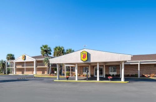 Lake City Hotel | Super 8 by Wyndham Lake City
