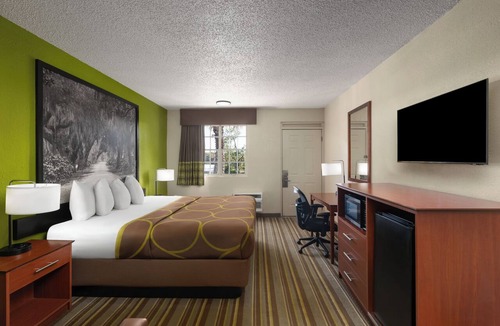 Lake City Hotel | Super 8 by Wyndham Lake City