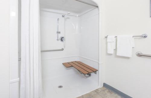 Sault Ste. Marie Hotel | Super 8 by Wyndham Sault Ste. Marie