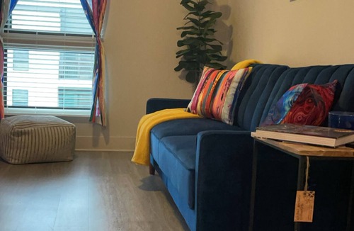 Westside Apartment | Super Chill Vibe in the city