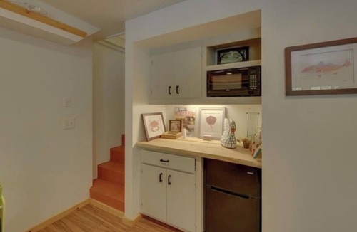Reed Creek House | SUPER CUTE On the lake, Deep Water quiet cove, easy walk to lake