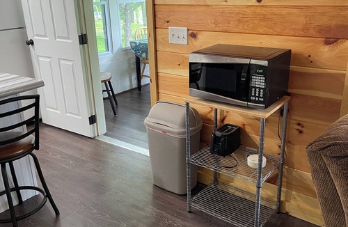 Cheboygan Cabin | Superb Lake Front 2-bedroom cabin in Cheboygan perfect for relaxing getaways.