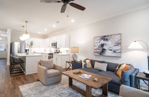 Auburn House | Sweet Auburn Retreat by 360 Destinations