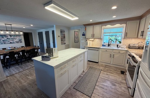 Alexander City House | {Sweet Home Oakachoy} lake-front on Lake Martin