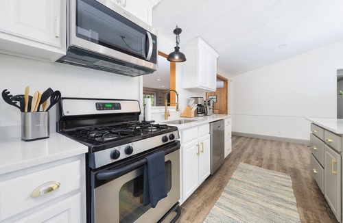 Gobles House | Sweet Lake House! Updated 5BR Lake Home, Close to Lake Michigan, Beaches, Skiing