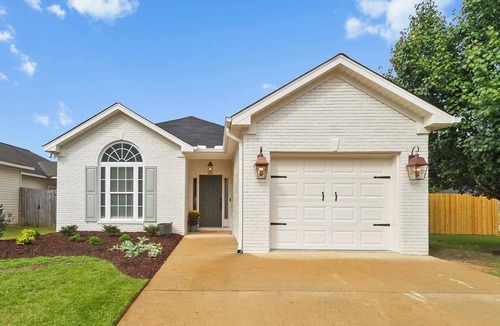 Northport House | Sweet Olive | Stylish 3BR Near UA Fire Pit