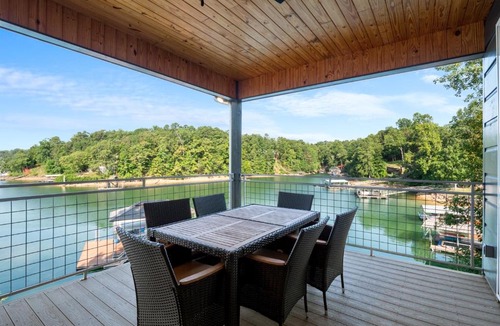 Houston House | Sweet Retreat - Great Views Of The Lake!
