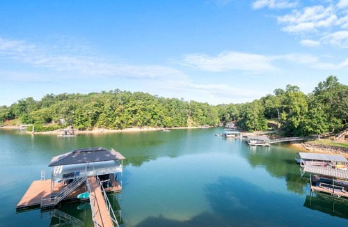 Houston House | Sweet Retreat - Great Views Of The Lake!